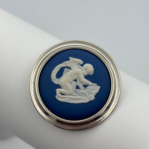 Wedgwood, 70s vintage blue Jasperware Sterling silver cherub cameo brooch