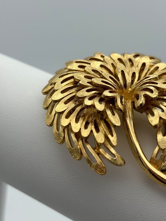 Monet, 60s vintage gold plated floral brooch - image 4