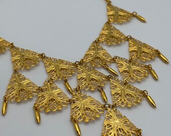 ヴァンドーム、70年代の金メッキのフィリグリーフローラルリンクビブネックレス