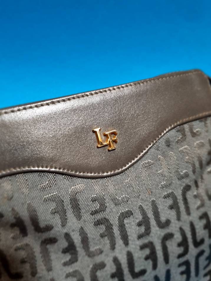 Louis Féraud 80s Vintage Grey Logo Crossbody Bag 
