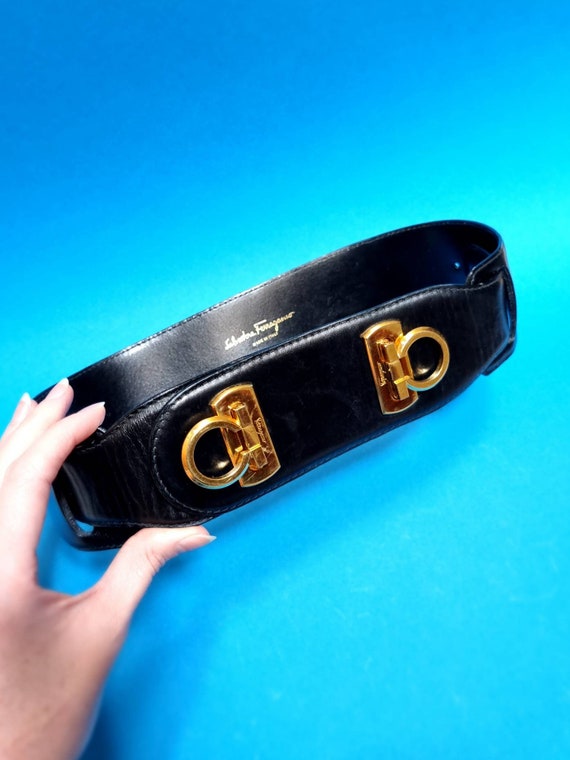 Ferragamo belt top size 30