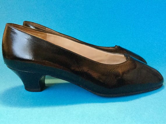 black leather court shoes low heel