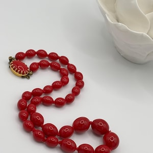 60s vintage red graduated bead necklace