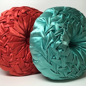 Vintage Satin Pintuck Round Throw Pillows