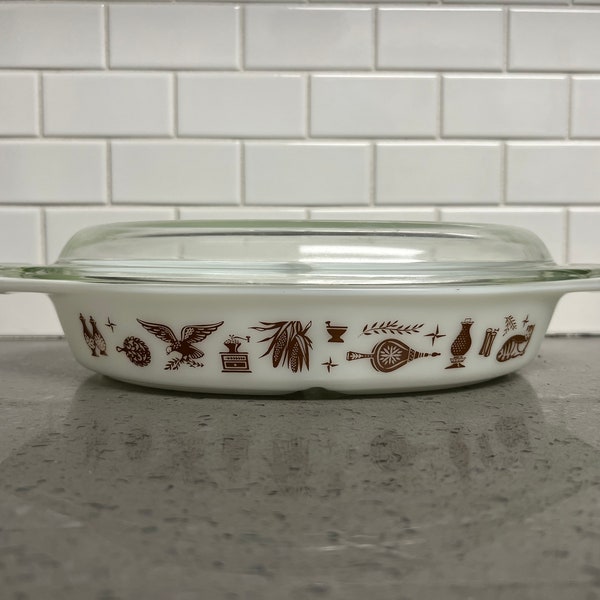 Pyrex Early American Divided Dish 1.5 qt