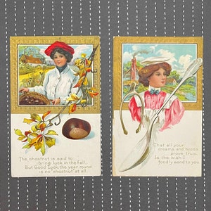 Set di due cartoline d'epoca con belle donne. Castagne. Cadere. Laminazione dell'oro. Capocuoco.