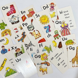 Ensemble de 8 cartes Flash Word Phonics. Des photos. Fourniture de journaux indésirables