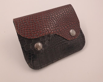 Cartera de piel con relieve de cocodrilo