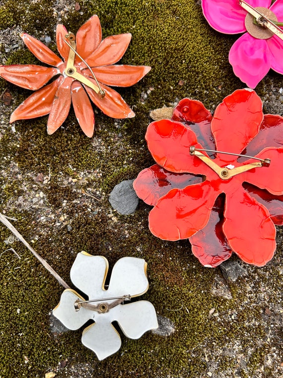 Flower Power Brooches - image 9