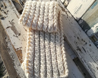 Super chunky knitted scarf, pdf pattern, knitting pattern, winter fashion, beginner friendly, easy knit, fast knit pattern
