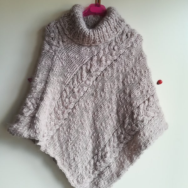 Pdf pattern for knitted poncho with cables, easy to follow with chart, English written pattern, begginer friendly pattern, cozy knit