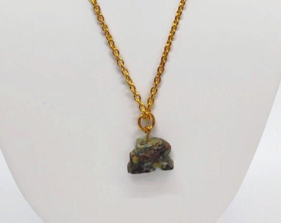 N-1574 Stone bunny necklace