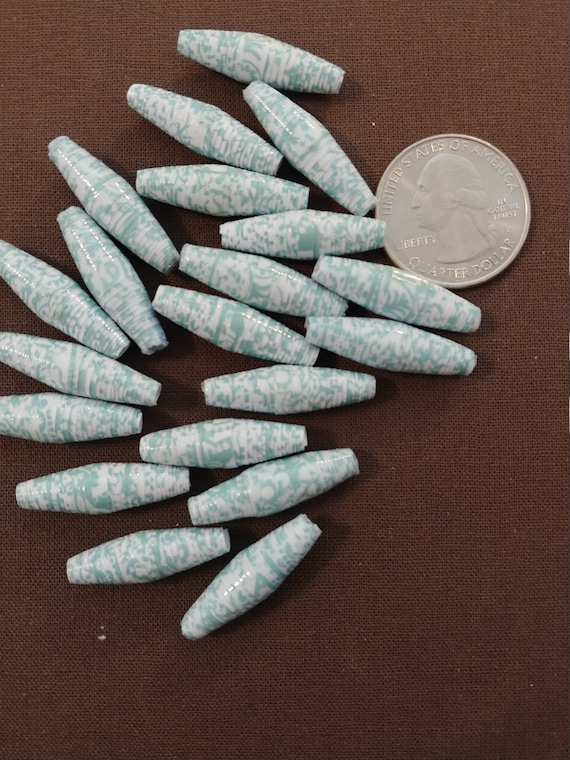 B-4087 Blue and white paper beads