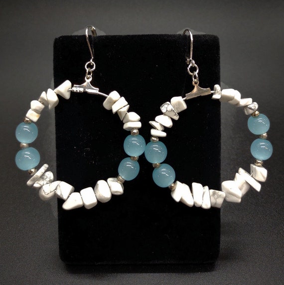 E-1683 White Stone Chip Earrings