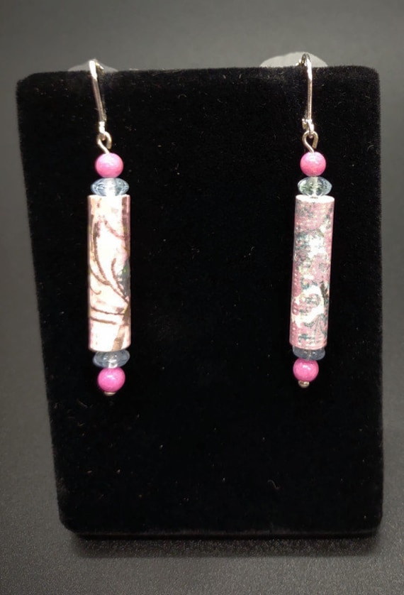 E-1689 Paper and Glass bead Earrings