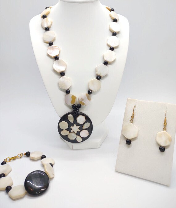 Handcrafted Shell Necklace with Pendant