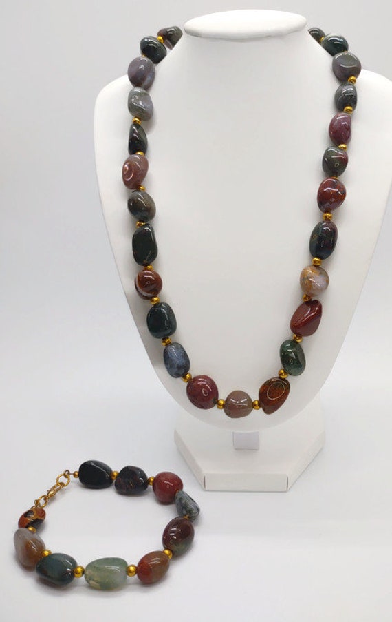 Handcrafted necklace and bracelet set