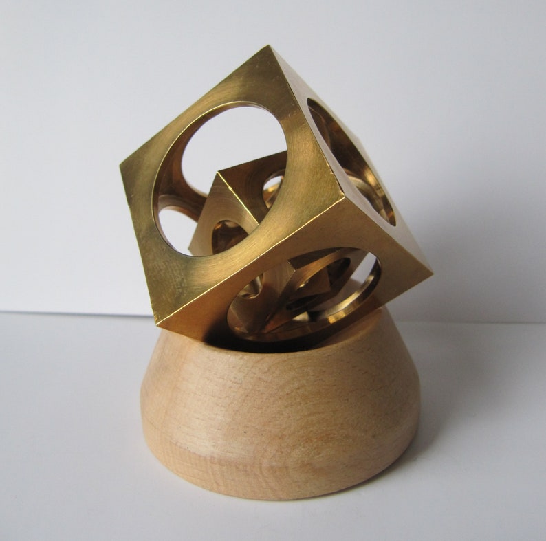 Four cubes Turner`s cube /Machinist's Wood base Aluminum cubes in a cube 35mm Four cubes Turner`s cube /Machinist's Wood base Aluminum cubes in a cube 35mm