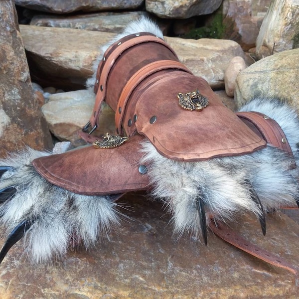 Leather Wolf Claw Gauntlets - PREMADE