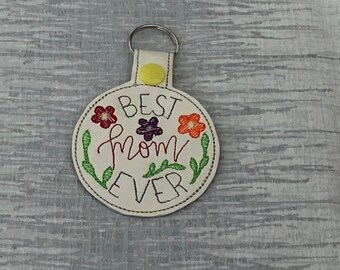 Beste moeder ooit sleutelhanger, Moederdag cadeau, snap tab sleutelhanger, moeder cadeau, geborduurde sleutelhanger, geborduurd cadeau, faux lederen keyfob, tas charme