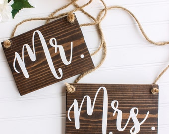 Mr and Mrs Wooden Chair Sign| Rustic Wedding Decor| Wooden Wedding Decor| Chair Sign| Farmhouse Wedding| Winter Wedding