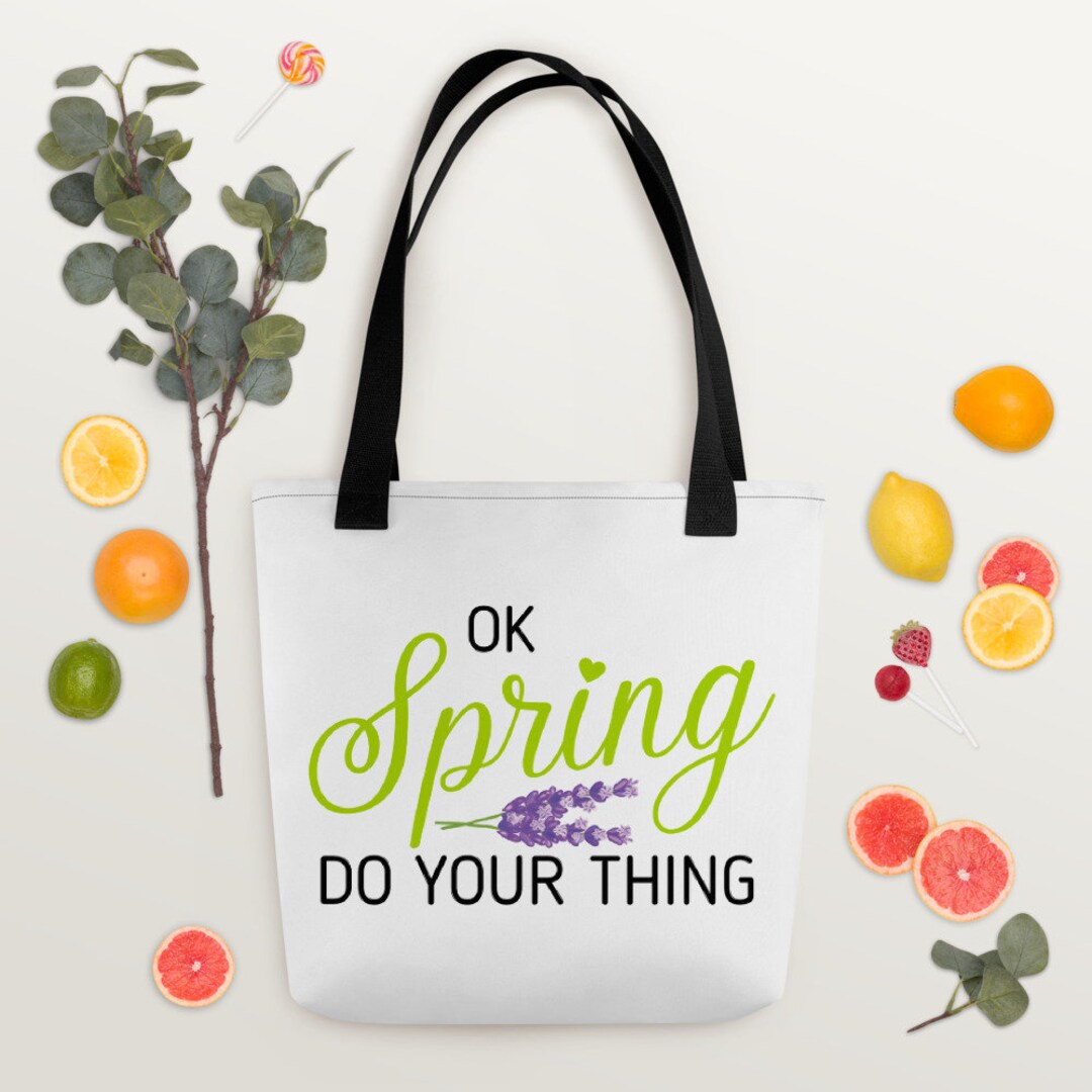 Would you carry spring's trendy 'grocery' bags?