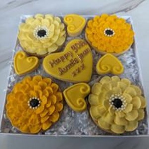 Gift box/ Birthday gift / Mother's Day / Get well soon/ Thank you gift/ For Mum / For her / Mother's gift / Cookies image 4