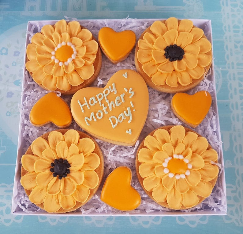 Gift box/ Birthday gift / Mother's Day / Get well soon/ Thank you gift/ For Mum / For her / Mother's gift / Cookies image 7