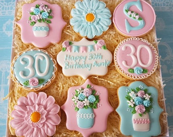 Personalised Gift Box, Flower cookies, Vanilla Biscuits, hand-decorated cookies, Iced cookies, gift box, homemade cookies, Bespoke gift box