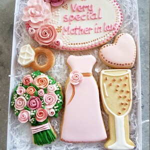 Hand Decorated Wedding Cookies/ Bespoke Gift Set/ Personalised thank you gift box/ Bespoke cookies/ Cookies for Mum bild 7