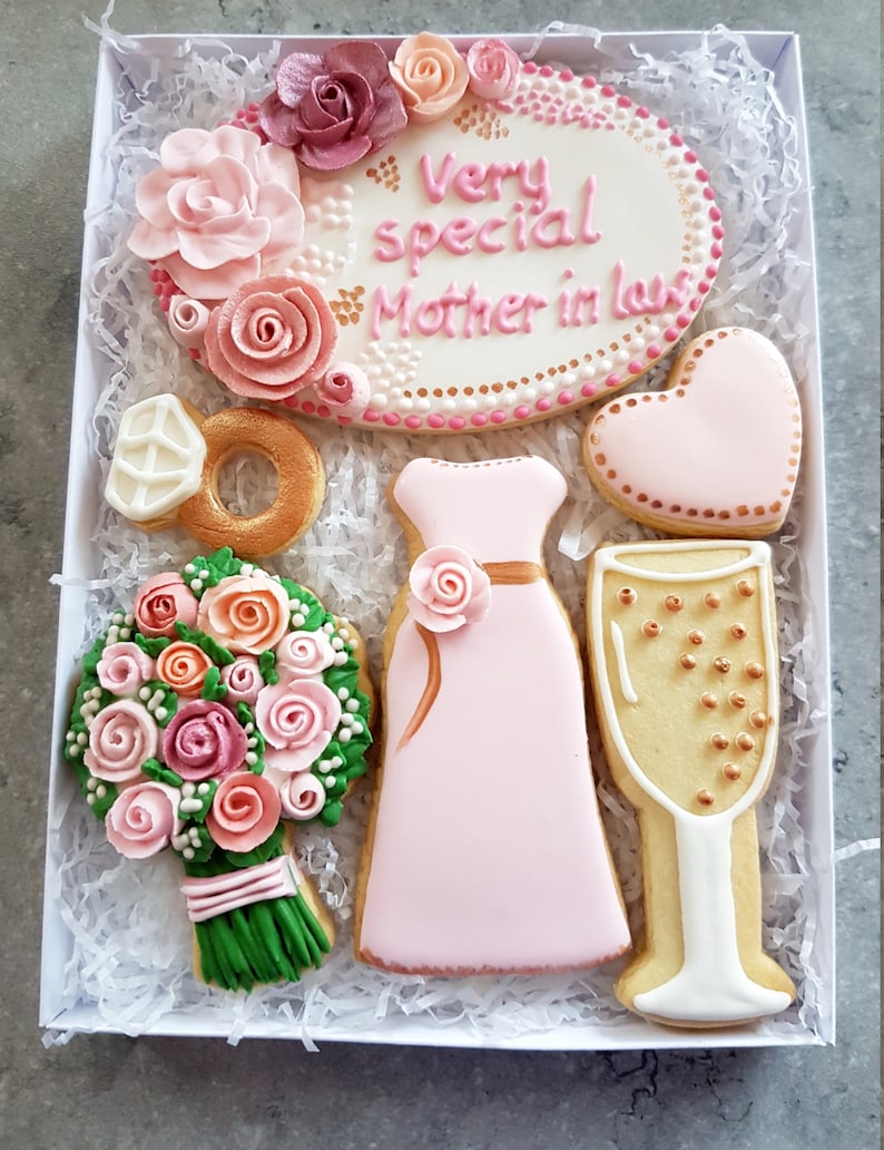 Hand Decorated Wedding Cookies/ Bespoke Gift Set/ Personalised thank you gift box/ Bespoke cookies/ Cookies for Mum bild 7