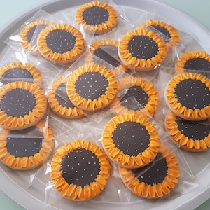 Sunflower Vanilla Cookies: Party Favors, Personalized Biscuits (Set of 10)