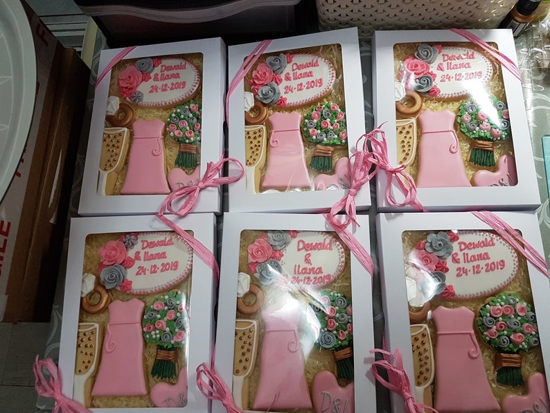 Hand Decorated Wedding Cookies/ Bespoke Gift Set/ Personalised thank you gift box/ Bespoke cookies/ Cookies for Mum bild 6