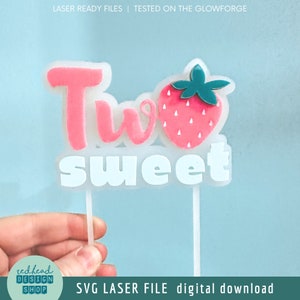 SVG - deux décorations de gâteau sucrées - gâteau aux fraises - deuxième décoration d'anniversaire