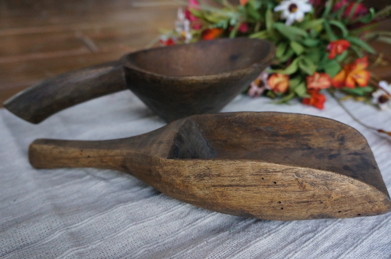 2 Antique Wooden Scoops Old Grain Scoop Shovel Primitive Etsy Australia