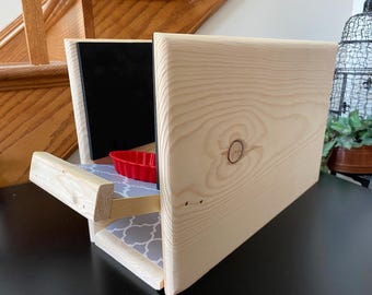 CH Cat Feeder / Feeding Stall / Elevated Feeder / Feeding Station Support for Wobbly Cat / Cats with Cerebellar Hypoplasia with Head Bumpers