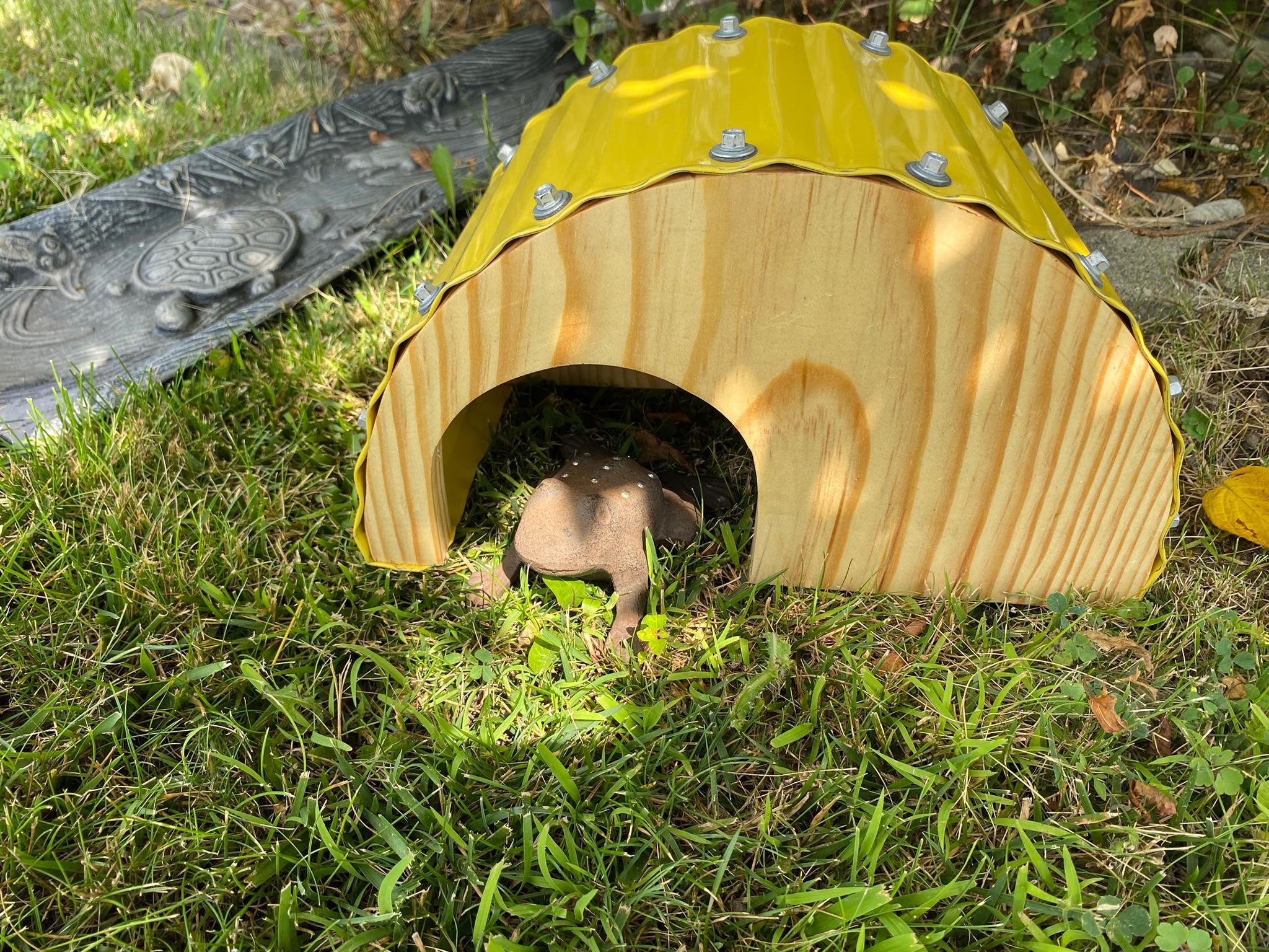 Toad Den Hobbit Hole Toad House / Frog House / Reptile Den Hide / Lizard House ...