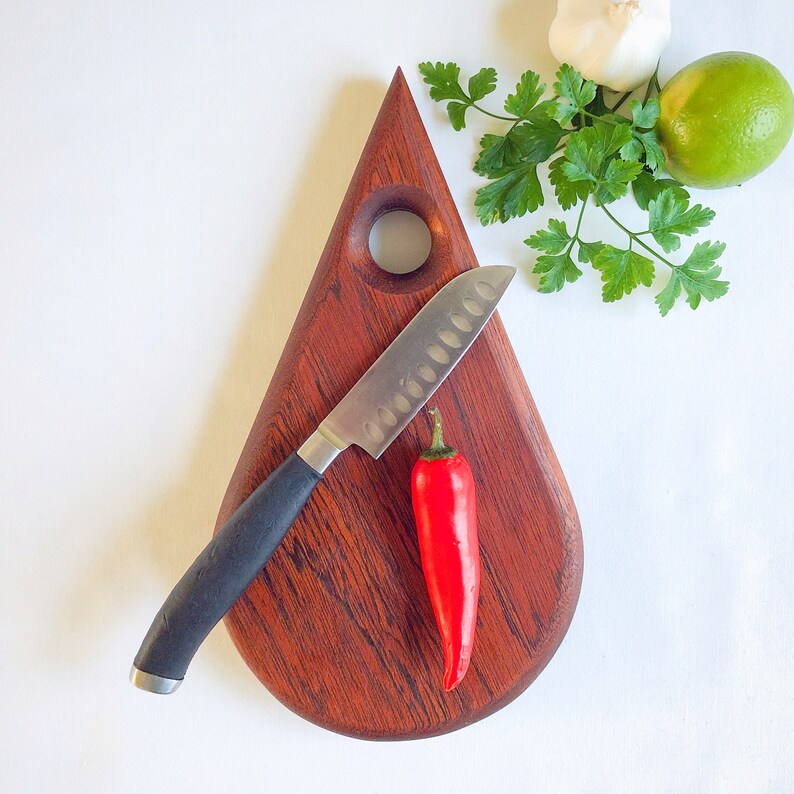 Hardwood teardrop cutting board for garlic/chilli/herbs etc. image 1