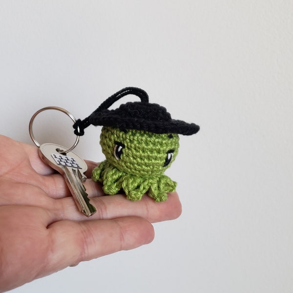 pieuvre amigurumi petit breton avec ou sans attache pour porte clés, animal amigurumi cadeau kawaii fait main en bretagne