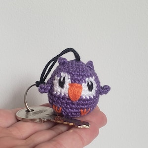 kawaii amigurumi owl with chain attachment for your keys, car mirror or bag, Kawaii animal crochet bag charm