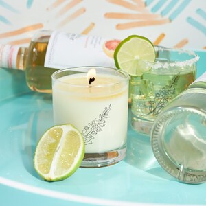 August Birth Flower Soy Candle: Gladiolus Scented Rocks Glass afbeelding 8