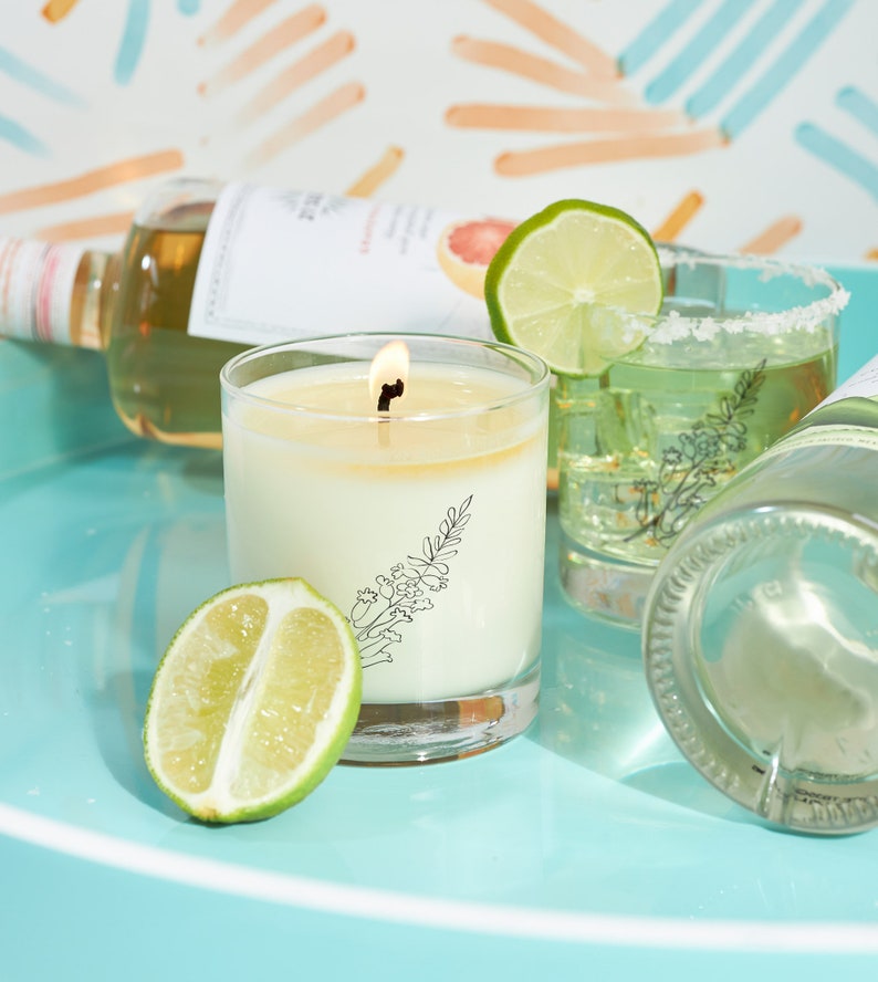 August Birth Flower Soy Candle: Gladiolus Scented Rocks Glass afbeelding 8