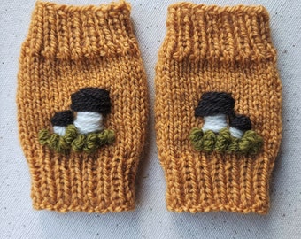 MUSHROOM (yellow) Baby leg warmers 0-6 month I Toddler's getras I Hand knitted & embroidered baby leg cuffs