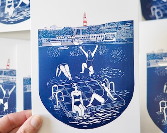 Biglietto di auguri con stampa linoleum "Wild Swimming": biglietto di auguri per Plymouth Hoe