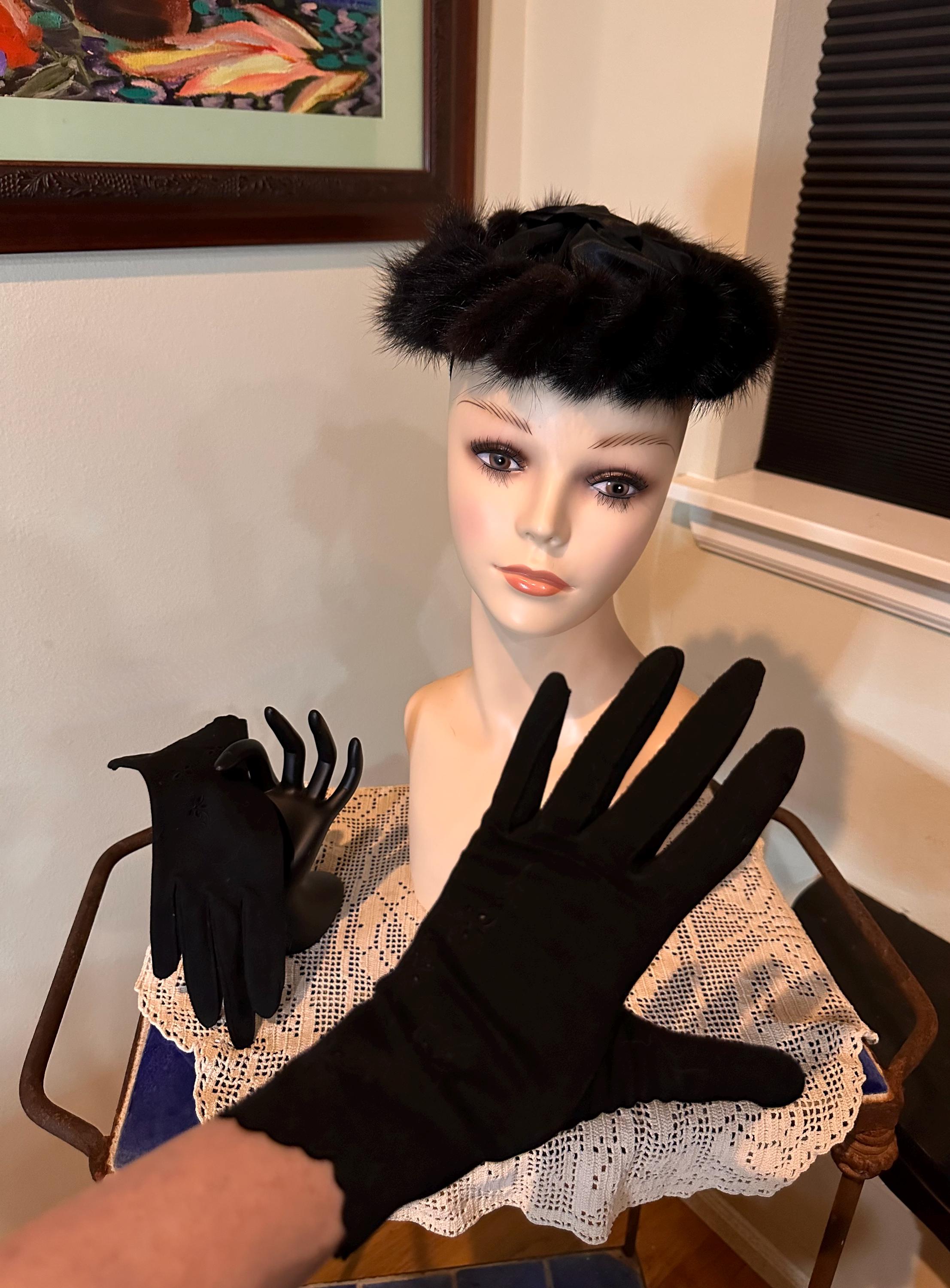 Black Mink Fur and Silk Ribbon Halo Cocktail Hat With Black  display picture 1