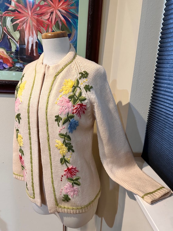 Floral Embroidered Spring Cardigan - Vtg. 60s Spri