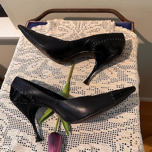 Deliso Debs by Palter DeLiso Black Leather & Patent Combine in Spectator Stiletto Pumps &quot; Snip&quot; - Style  Vtg. 60s - Sz 8