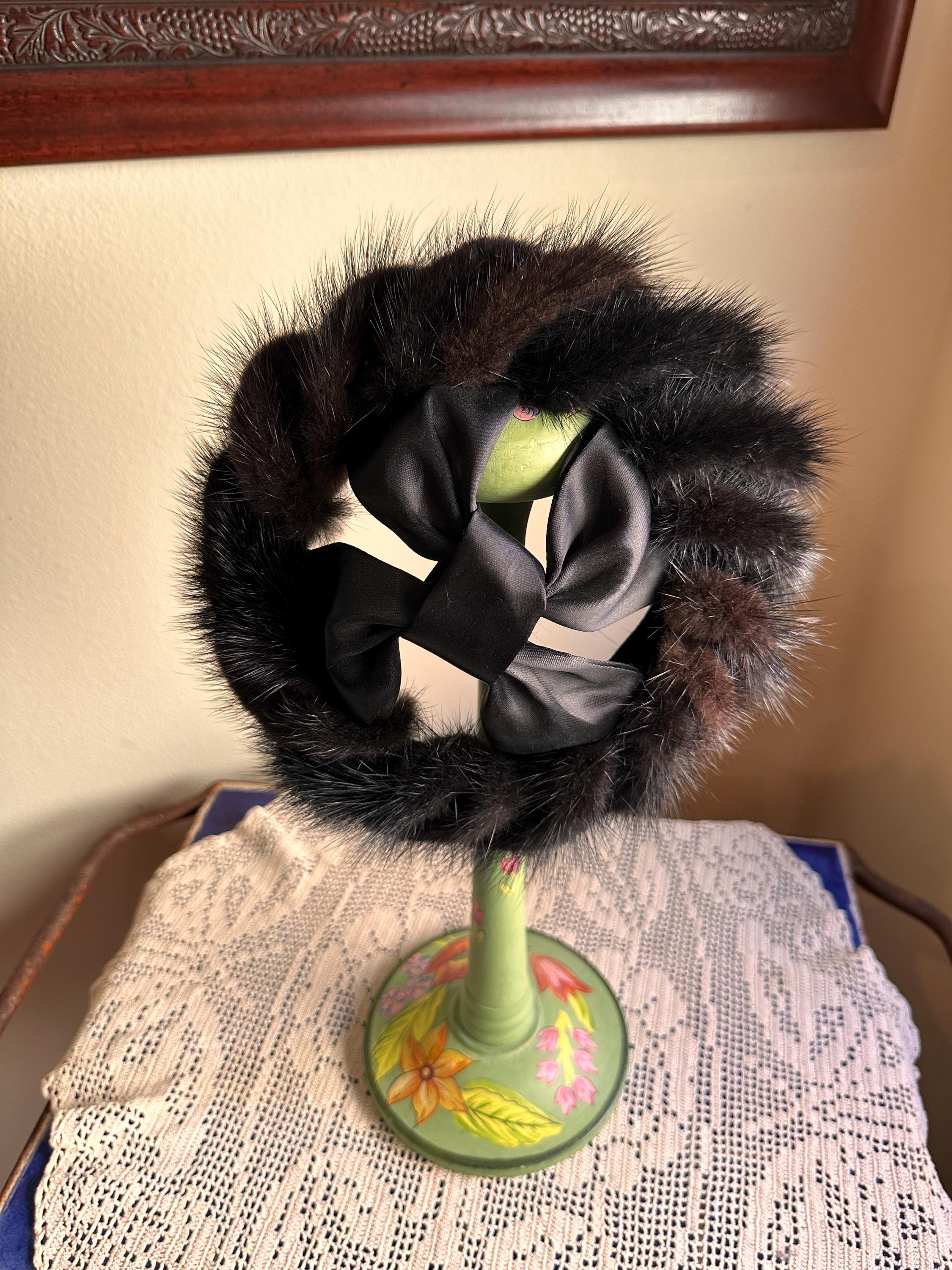 Black Mink Fur and Silk Ribbon Halo Cocktail Hat With Black  display picture 1
