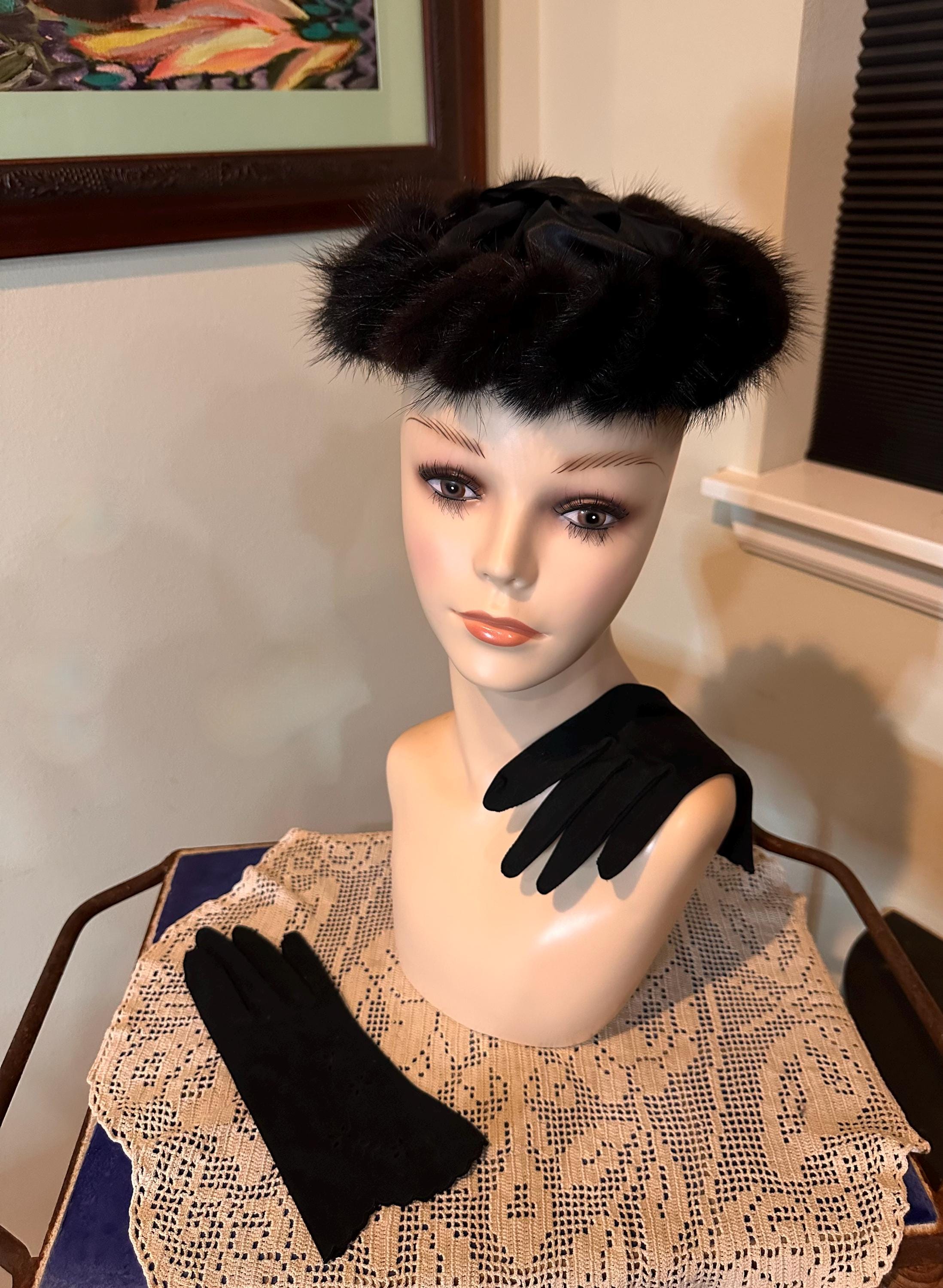 Black Mink Fur and Silk Ribbon Halo Cocktail Hat With Black  display picture 2