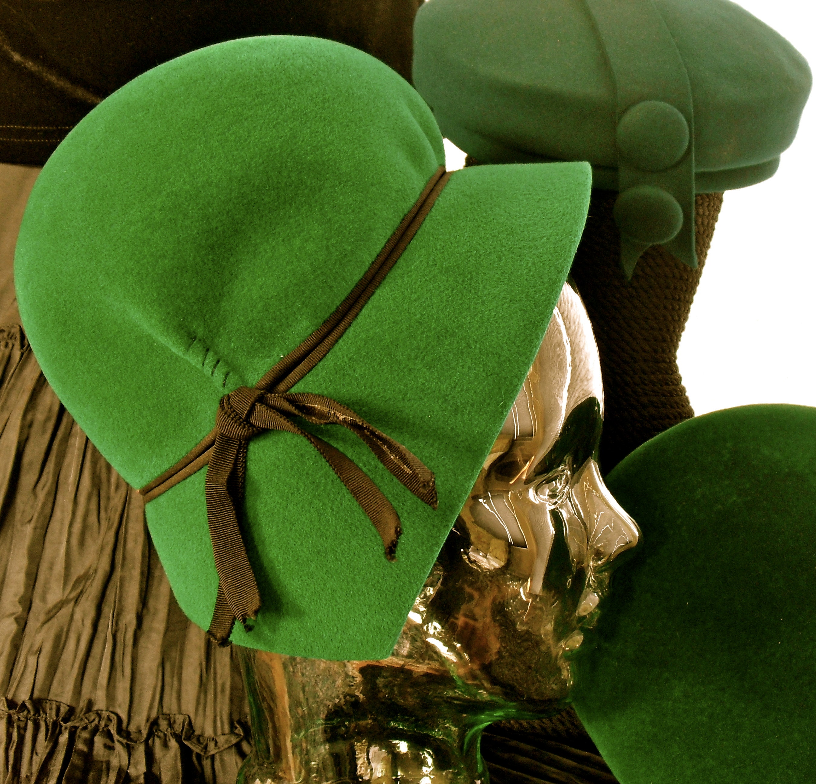 Dachette by Lily Dache Emerald Green Felt Cloche Hat - Etsy display picture 3
